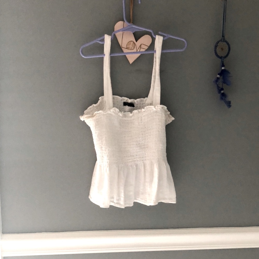 cute american eagle top!! flowy, good condition!